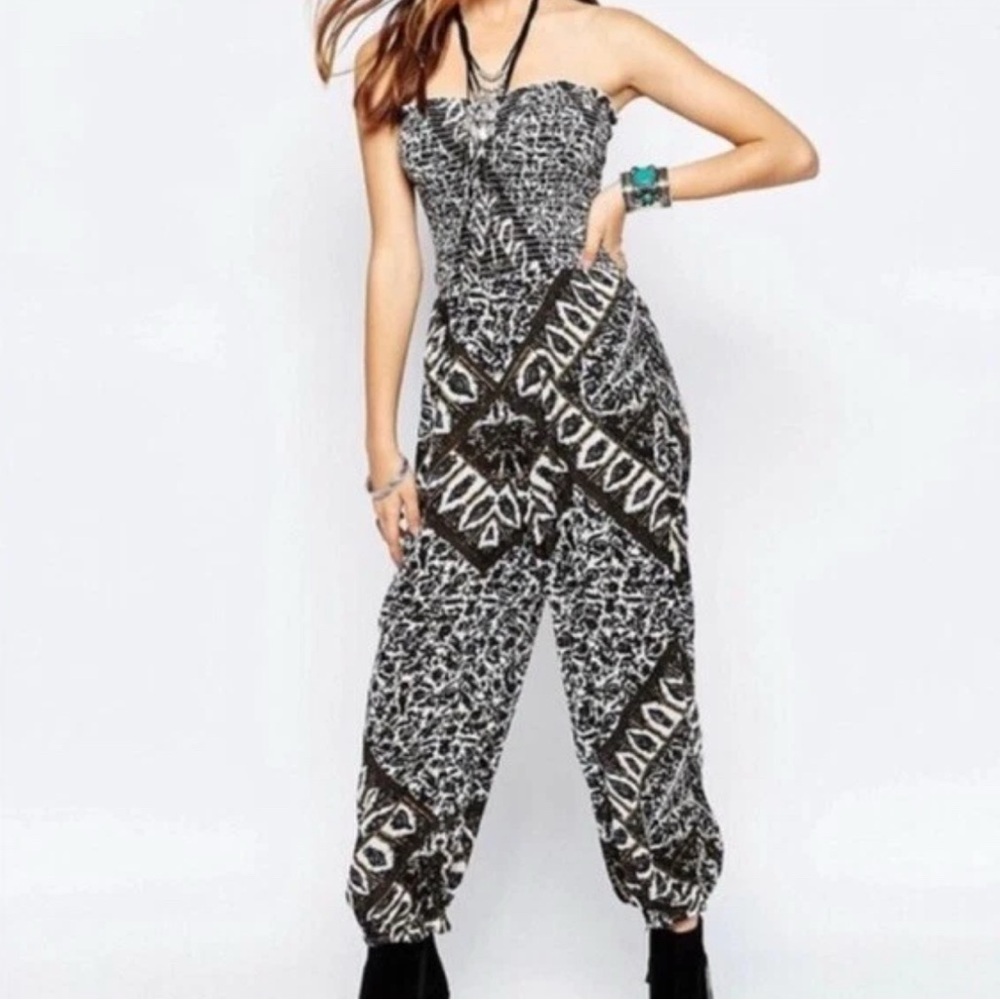 Free People Balloon Gauzy Smocked Strapless Black and White Jumpsuit. Size Small - Picture 7 of 7